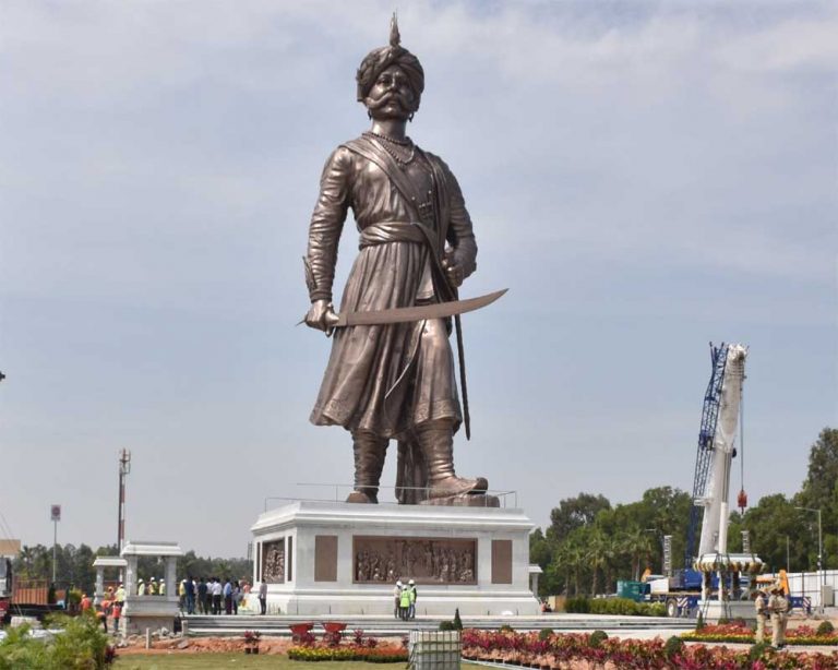 pm-modi-unveils-kempegowda-statue-in-bengaluru-who-was-he-and-what