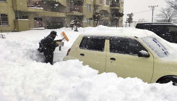 heavy snowfall in Japan