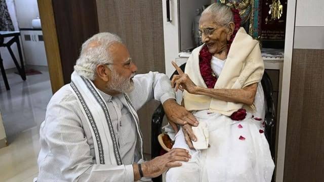 Pm modi mother heeraben modi died