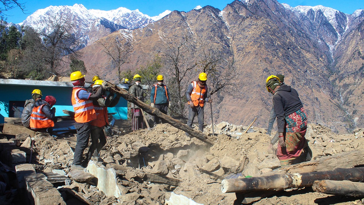 construction of prefabricated shelters begins in Joshimath