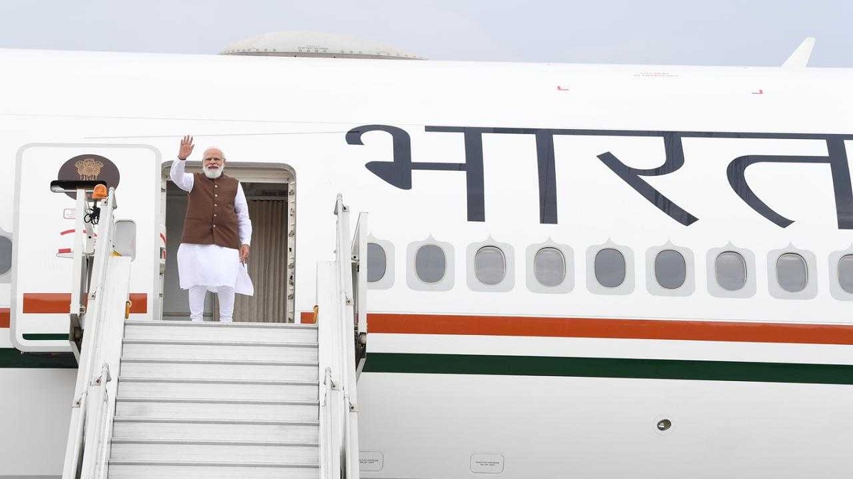 PM Modi boarding plane