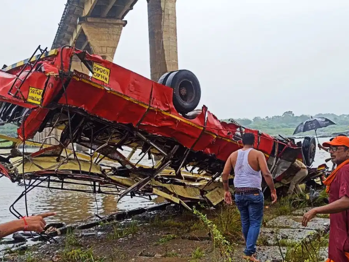 Bus feel down the bridge