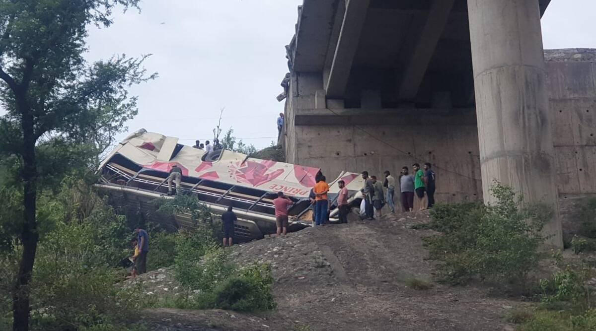 10 Dead As Bus With Bihar Pilgrims To Vaishno Devi Falls Into Jammu Gorge