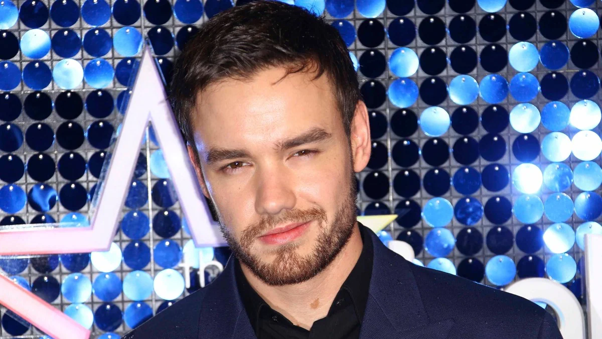 singer-liam-payne-poses-for-photographers