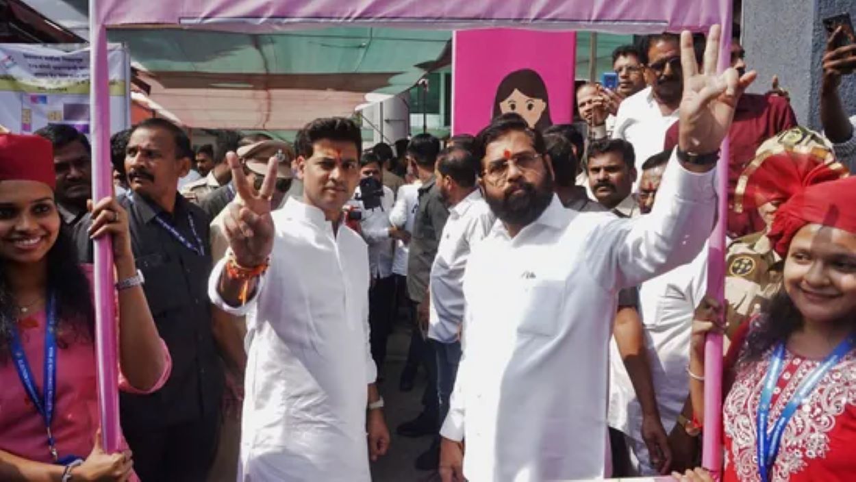 Chief Minister Eknath Shinde with son